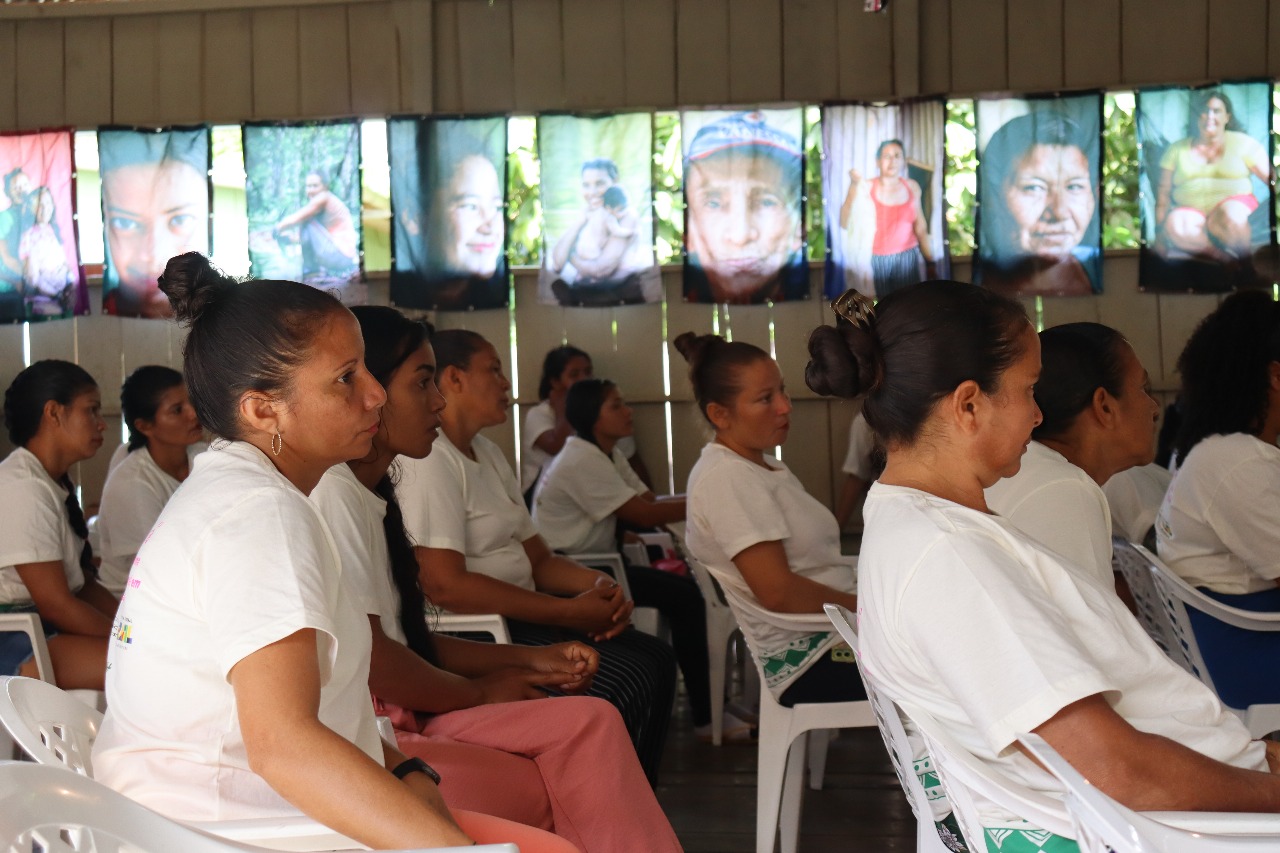 Mais de 60 mulheres das florestas e dos rios participam do Encontro de Lideranças Femininas da Sociobioeconomia em Manaus 46 Mais de 60 mulheres das florestas e dos rios participam do Encontro de Lideranças Femininas da Sociobioeconomia em Manaus