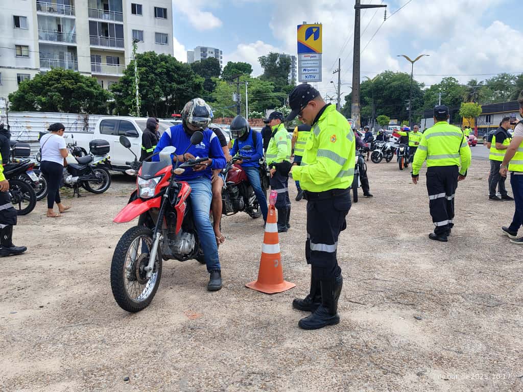 Operação “Cavalo de Aço” retira 29 motos irregulares das ruas de Manaus