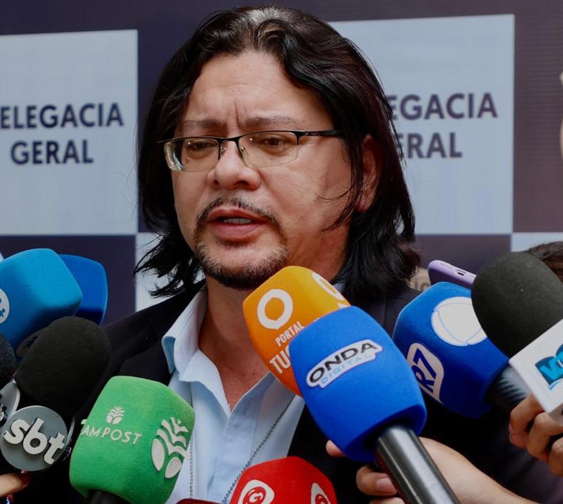 Funcionária de loja na Zona Leste é presa acusada de furtar idosos com transferências bancárias em Manaus