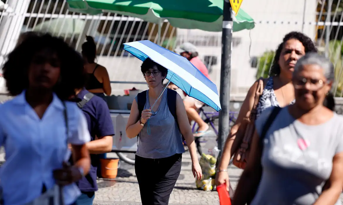 Mortes causadas pelo calor podem dobrar e afetar principalmente idosos 46 Mortes causadas pelo calor podem dobrar e afetar principalmente idosos Previsão faz parte do projeto Mudanças Climáticas e Saúde Urbana
