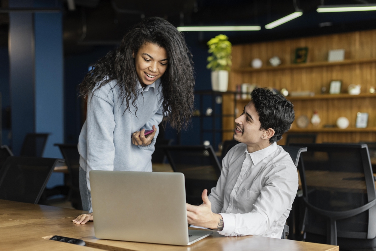 Mercado de tecnologia impulsiona demanda por especialistas