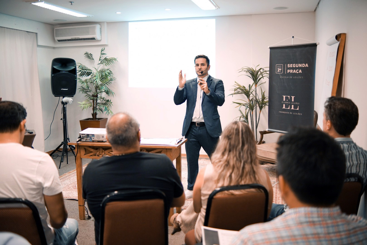 E-Lance lança campanha para formação de leiloeiros