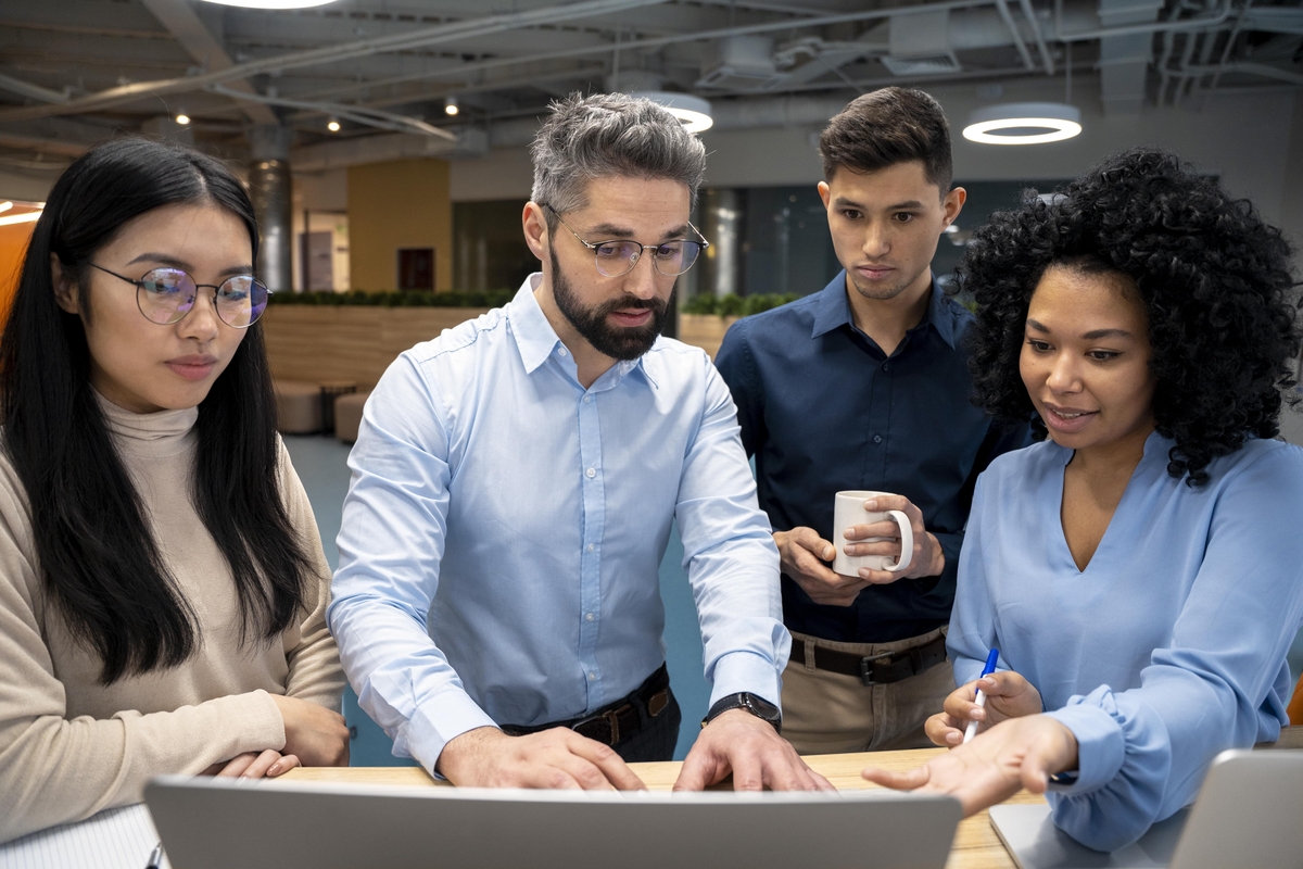 IA nas empresas: liderança e capacitação determinam sucesso