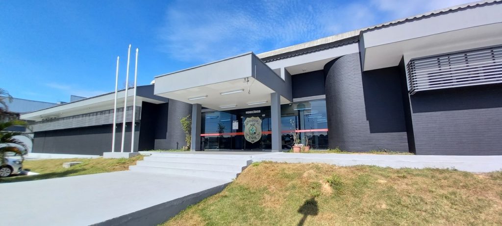 Polícia Civil prende dois irmãos por matarem homem a facadas no bairro Compensa