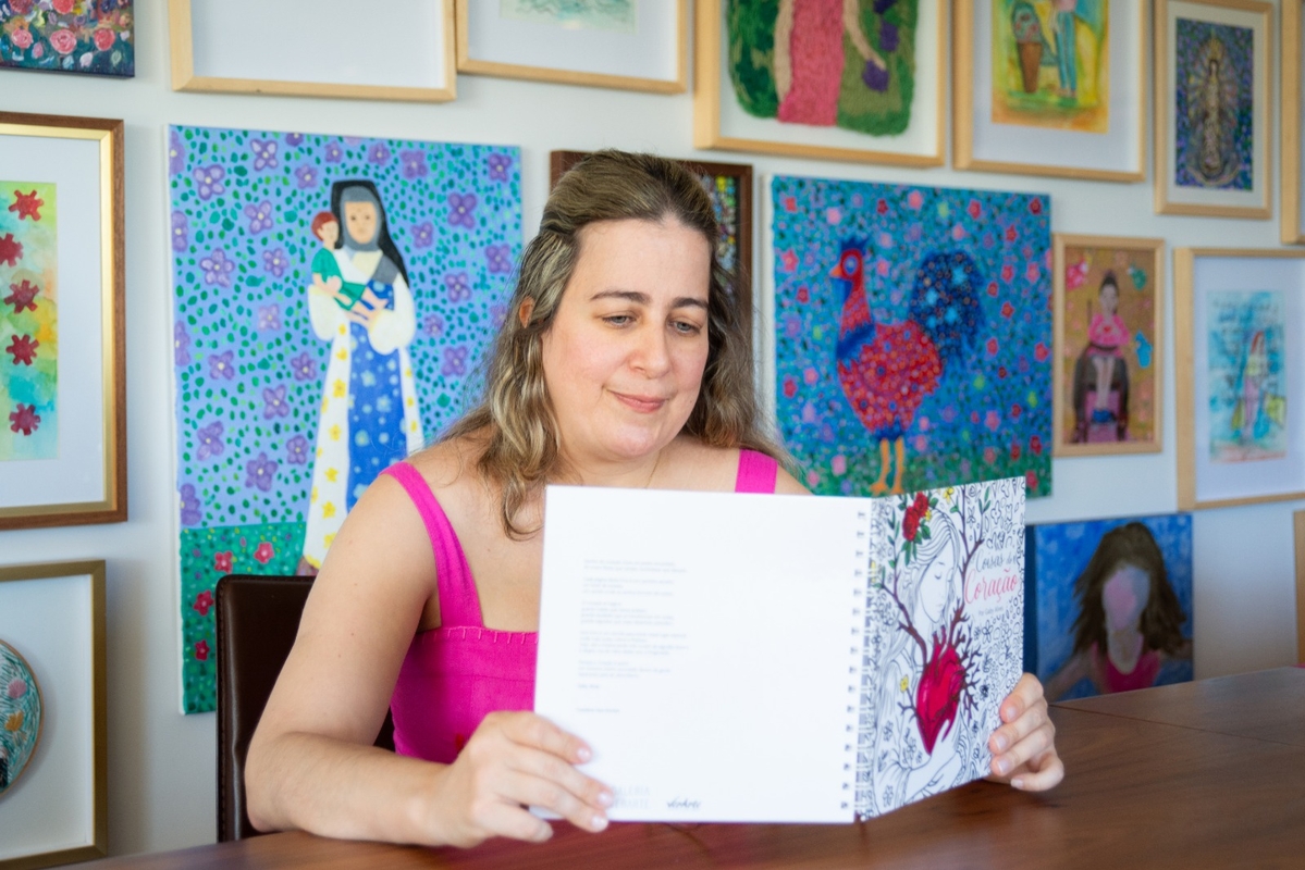 Bailarina Gaby Alves lança coleção no Teatro Gazeta