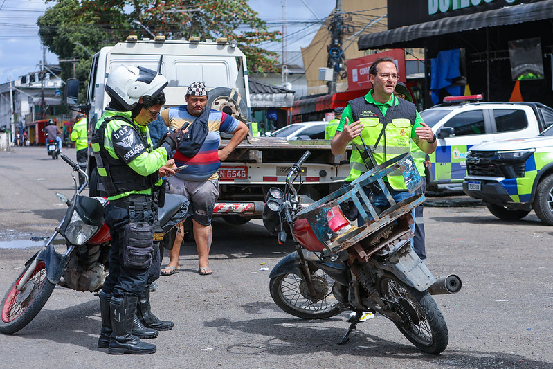 Uma operação de fiscalização realizada pela Prefeitura de Manaus na zona Leste resultou na abordagem de 474 veículos, 95 autuações e na remoção de 14 veículos por irregularidades no trânsito.