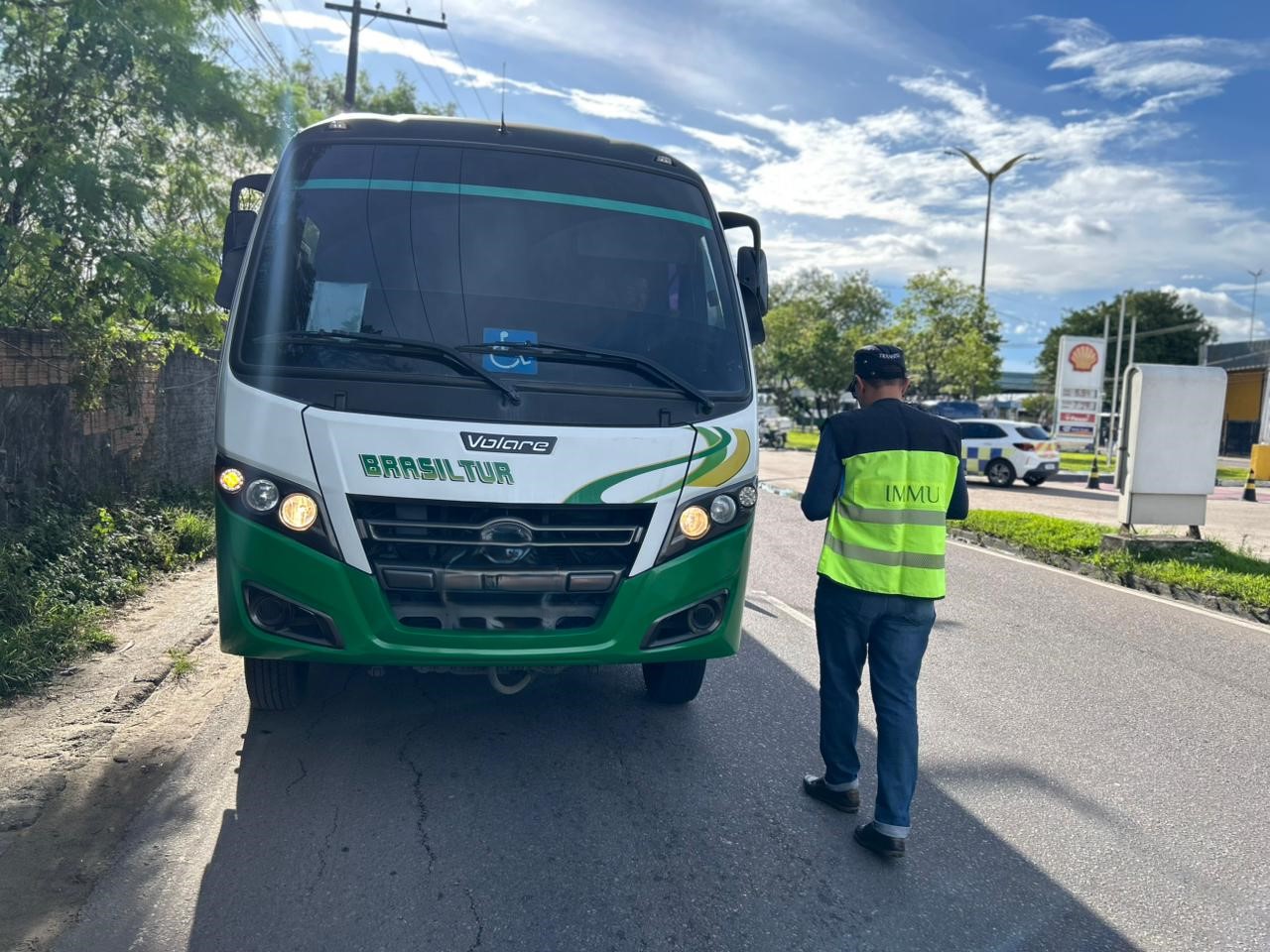 IMMU flagra veículos em mau estado e motoristas irregulares em operação na zona Leste